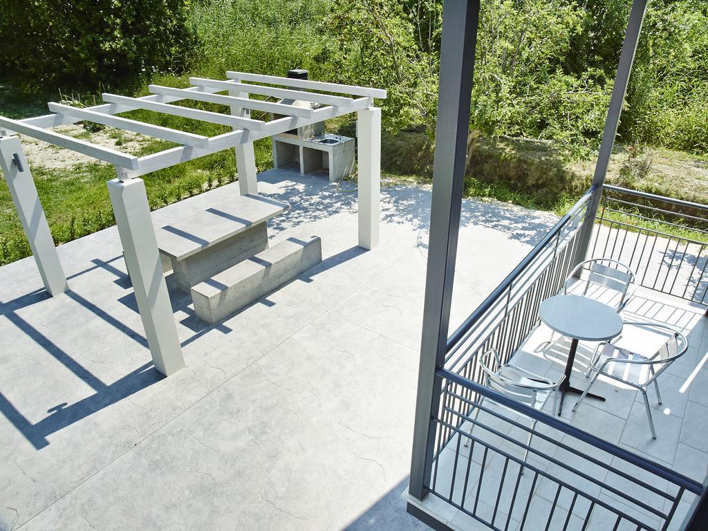 Cosmos Apartments Vasiliki Exterior photo